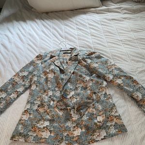 Floral woman’s two piece short suit
